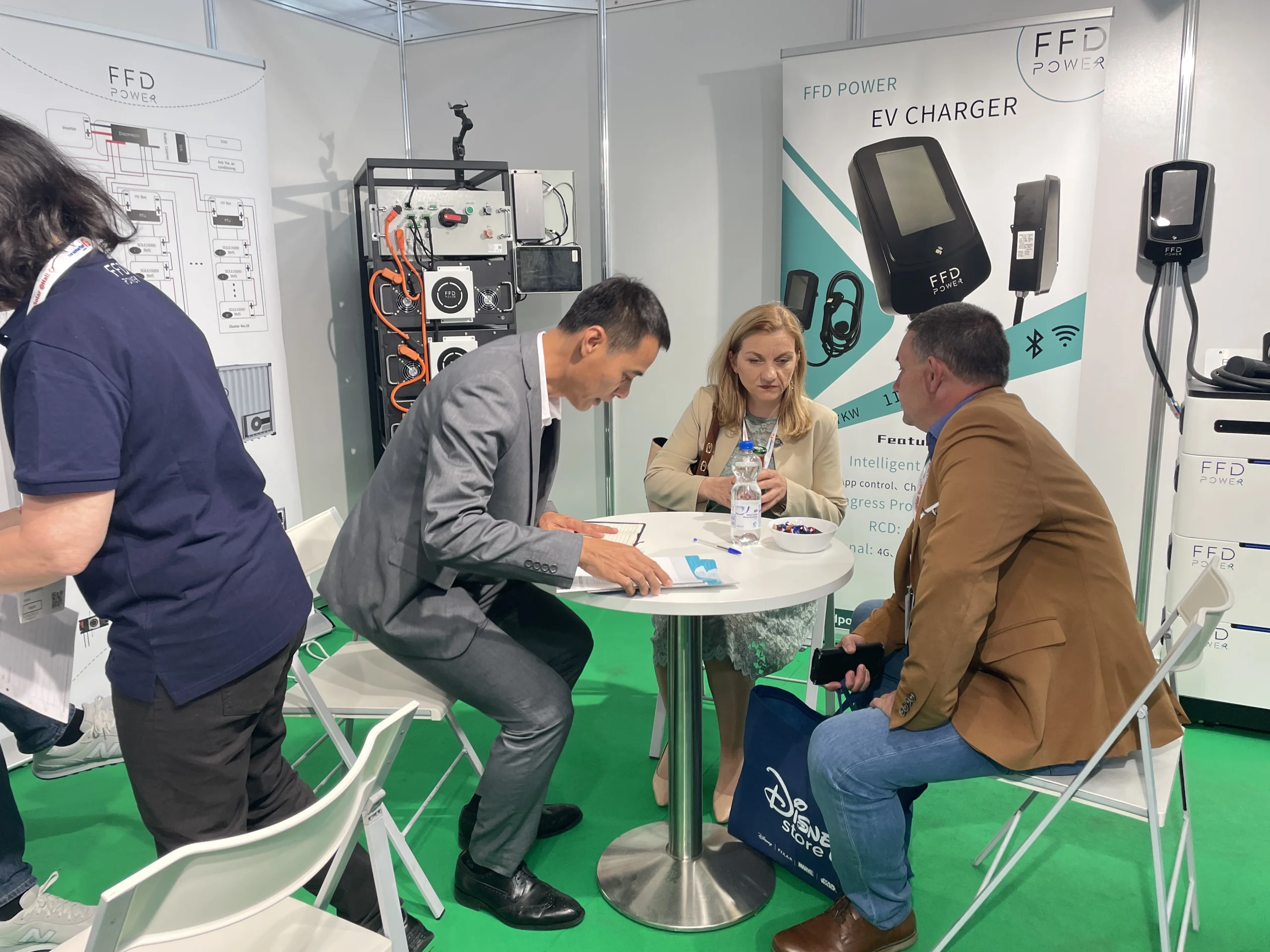 CFEF7E11-A507-4811-B544-7A9578AE92E8